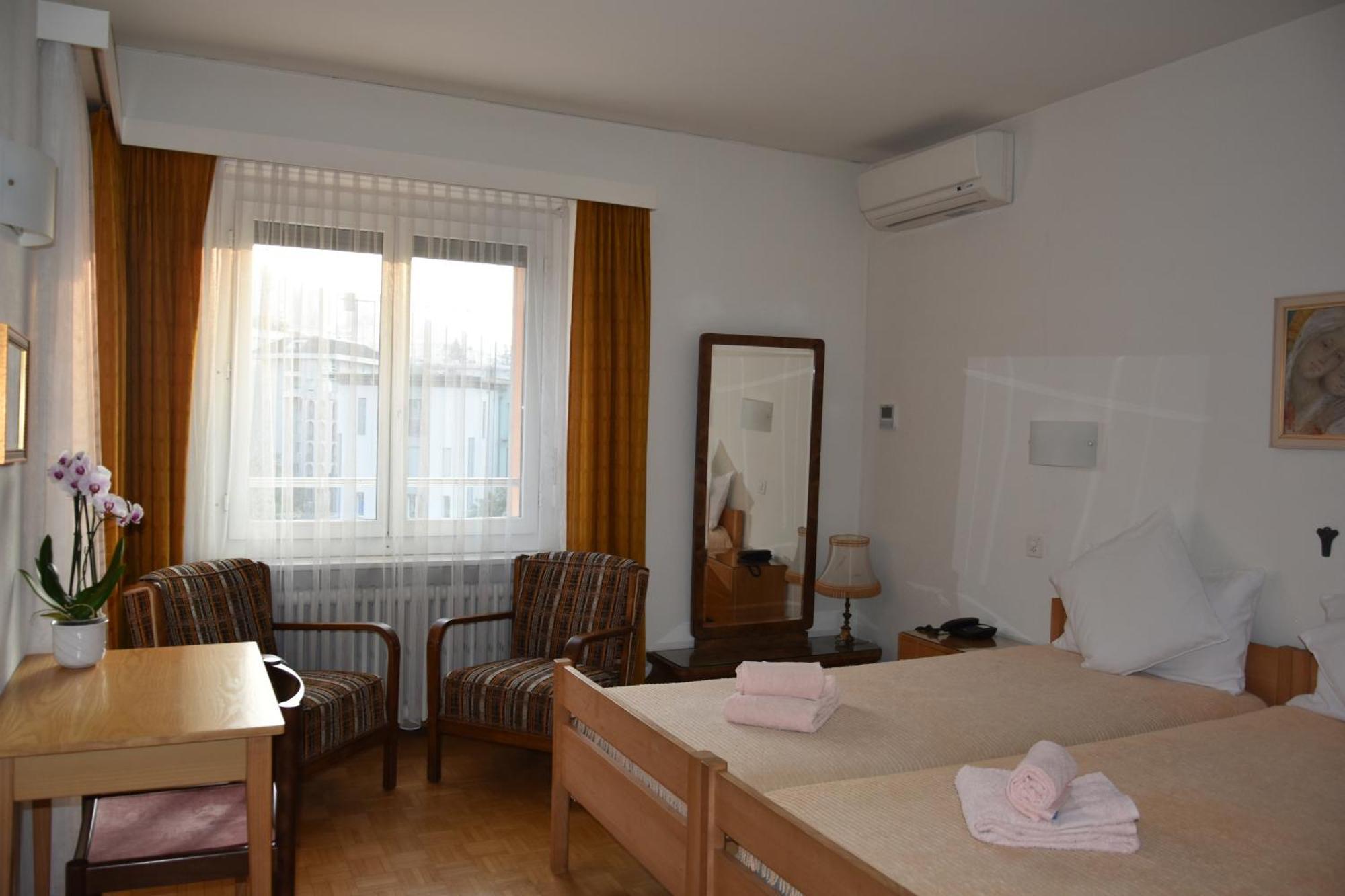 Hotel Casa Santa Birgitta Lugano Esterno foto